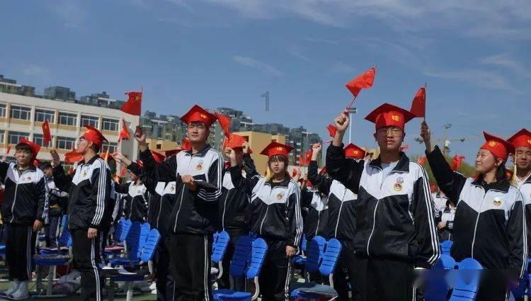 没上大学怎么办？游戏画面